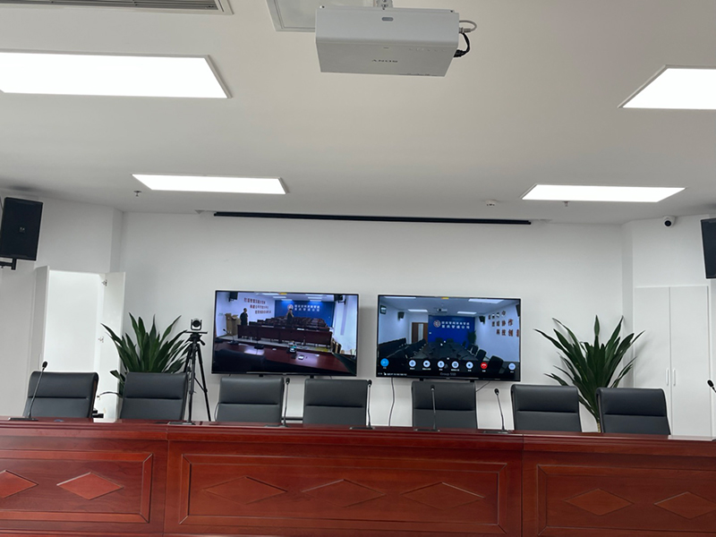 重慶天然氣管道有限公司安裝一套保利通550，攝像頭，移動(dòng)支架電視機(jī)--音頻設(shè)備-(1).jpg